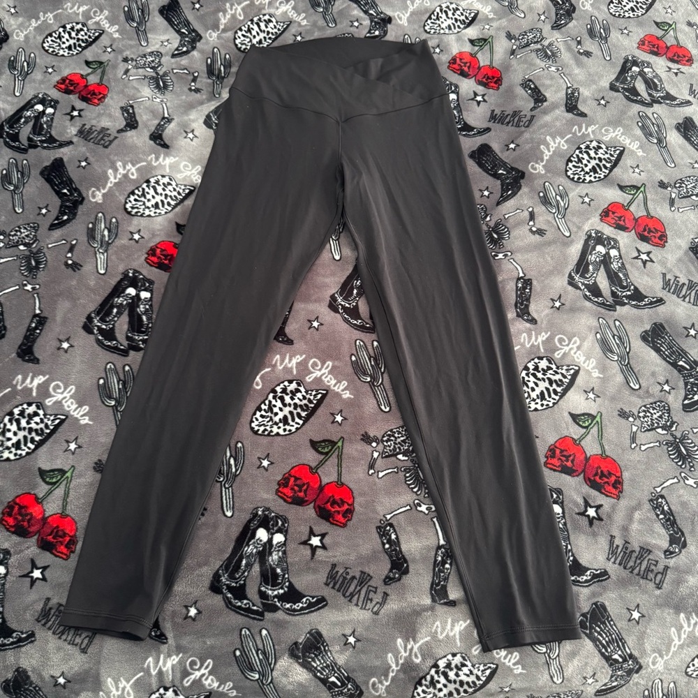 offline real me high waisted crossover leggings